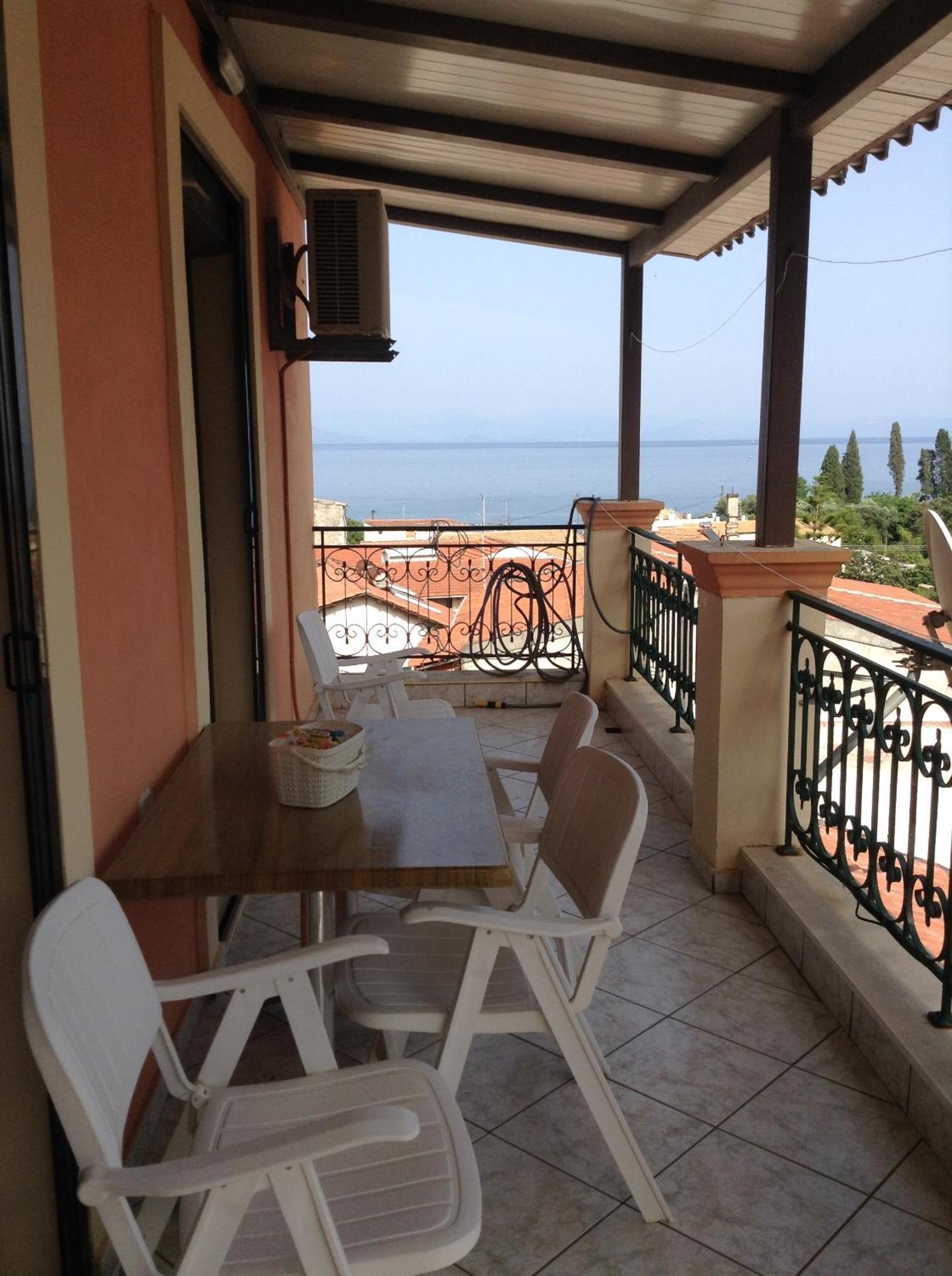 Corfu Sunflower Apartments Benitses  Kamer foto