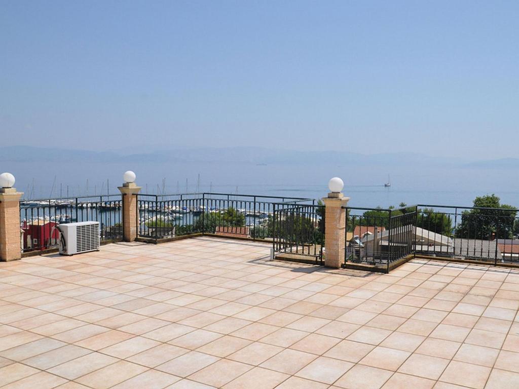 Corfu Sunflower Apartments Benitses  Buitenkant foto