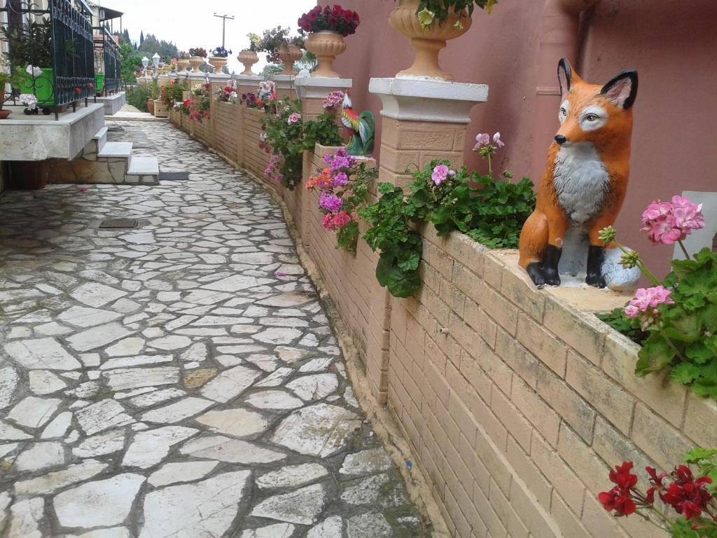 Corfu Sunflower Apartments Benitses  Buitenkant foto