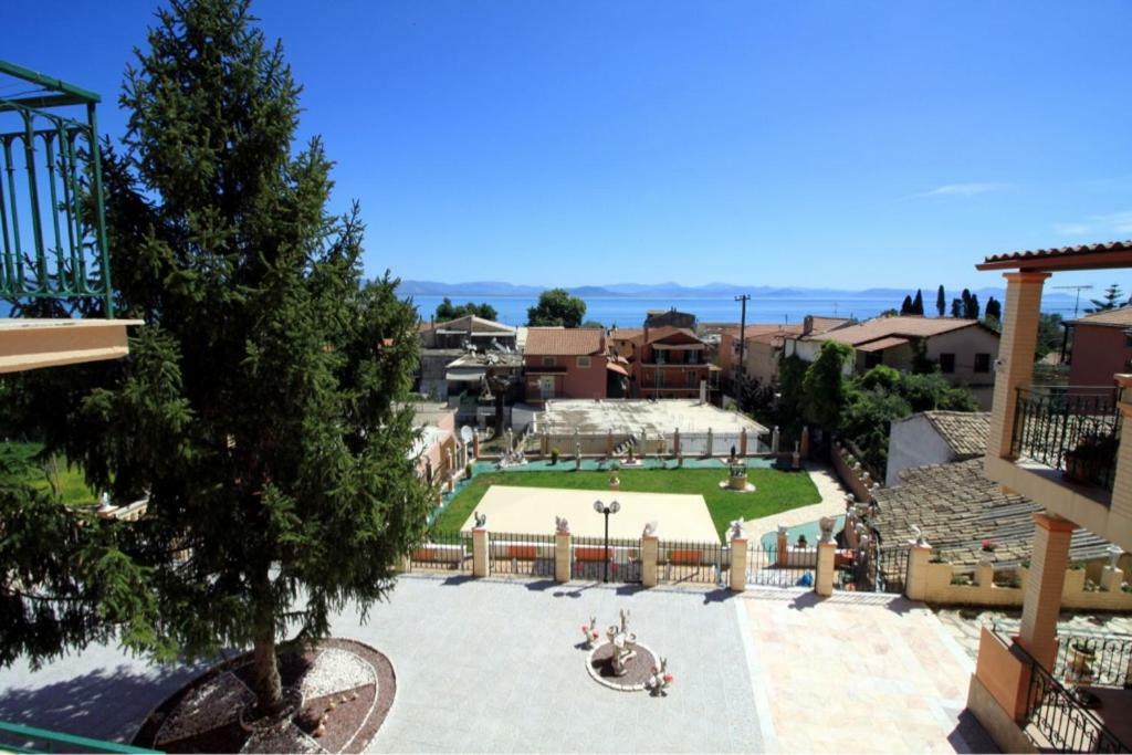 Corfu Sunflower Apartments Benitses  Buitenkant foto